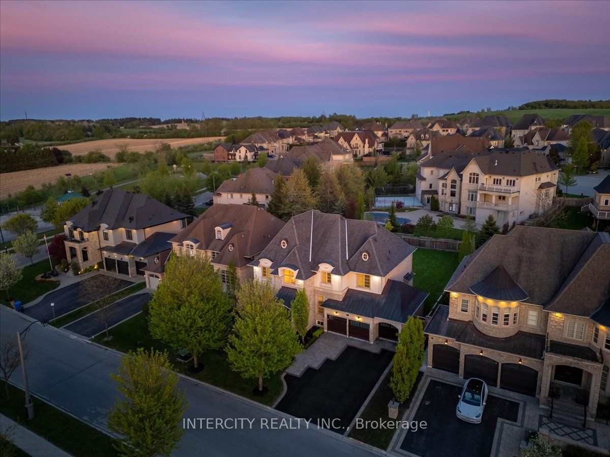 233 Carisbrooke Circle
