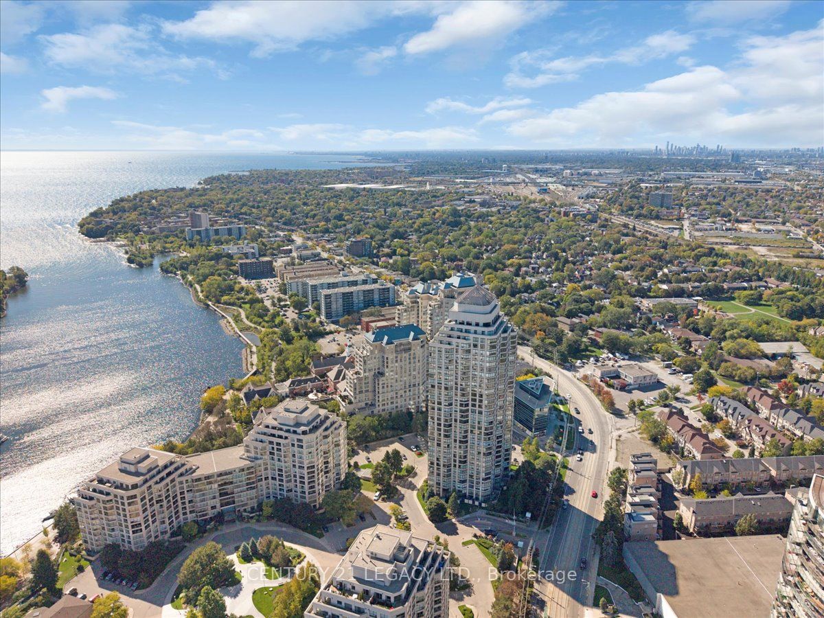 2269 Lake shore Boulevard W 1207