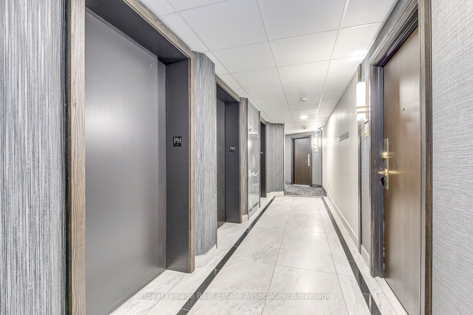 4185 Shipp Drive Ph18