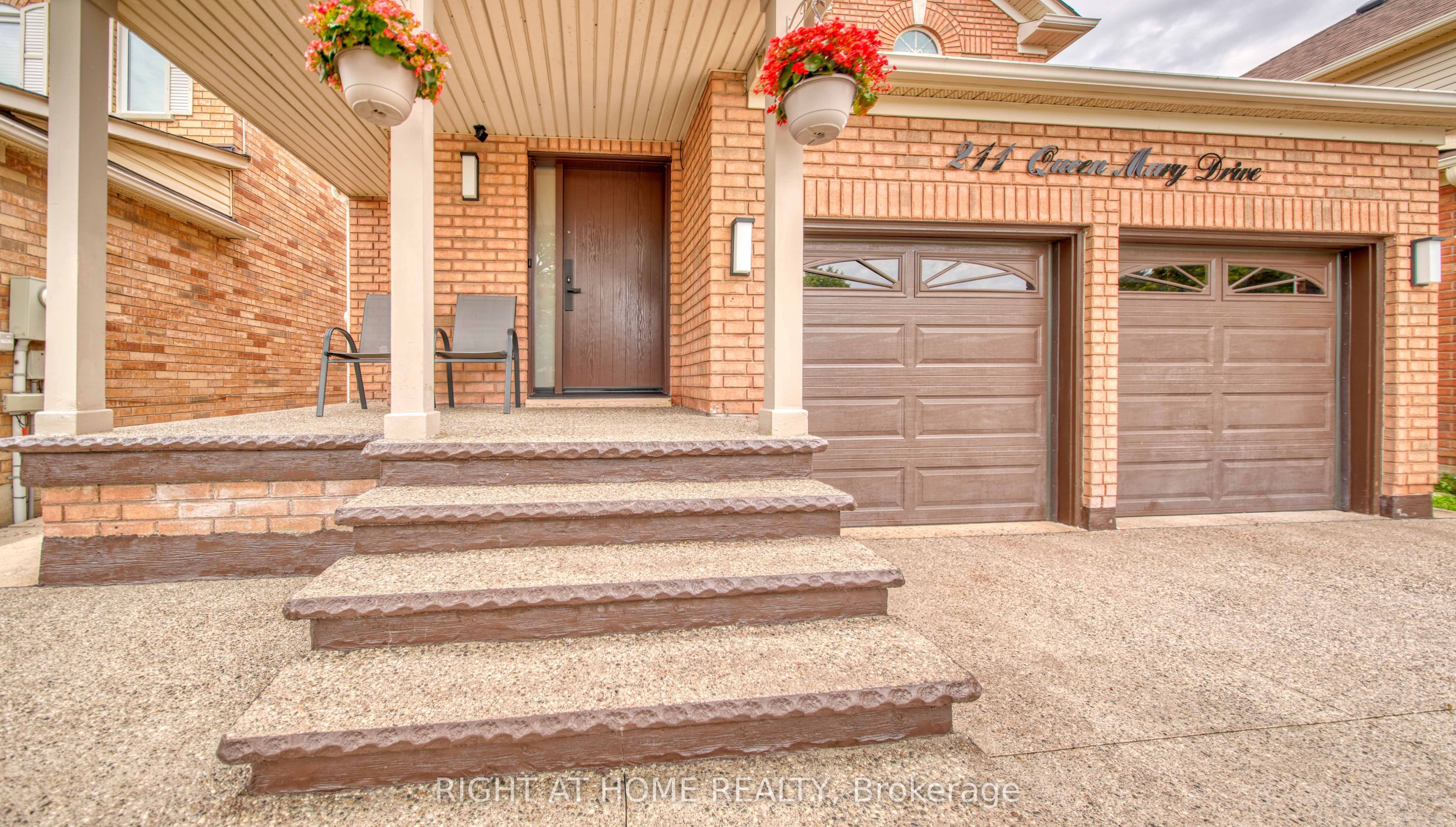 211 Queen Mary Drive