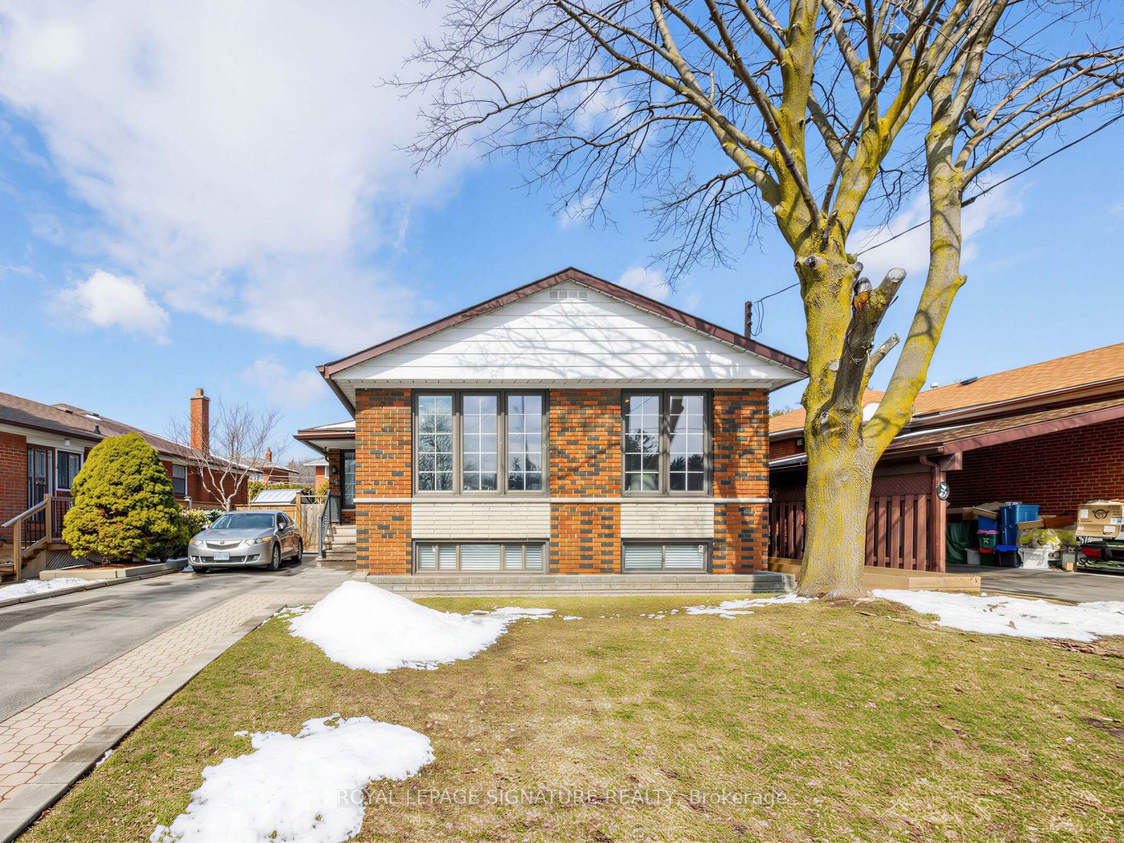 44 Lowcrest Boulevard