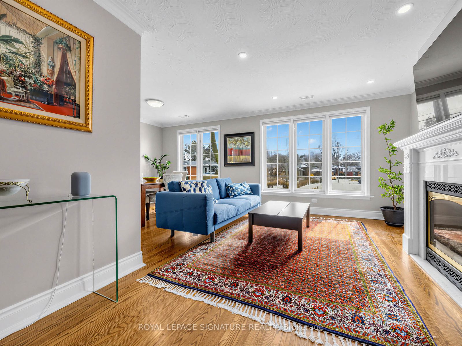 44 Lowcrest Boulevard