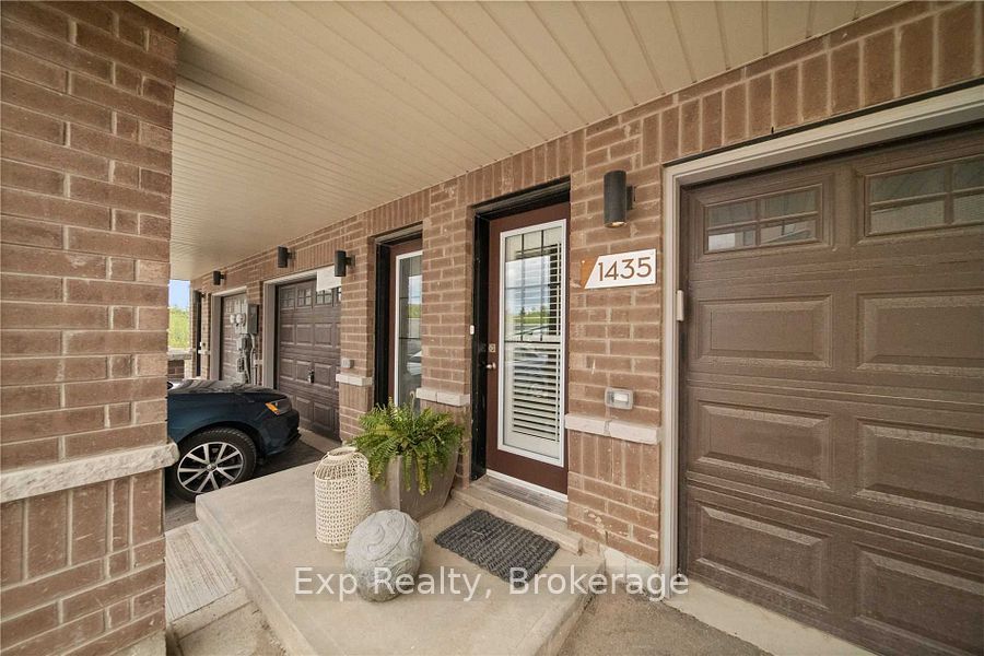 1435 Green Road