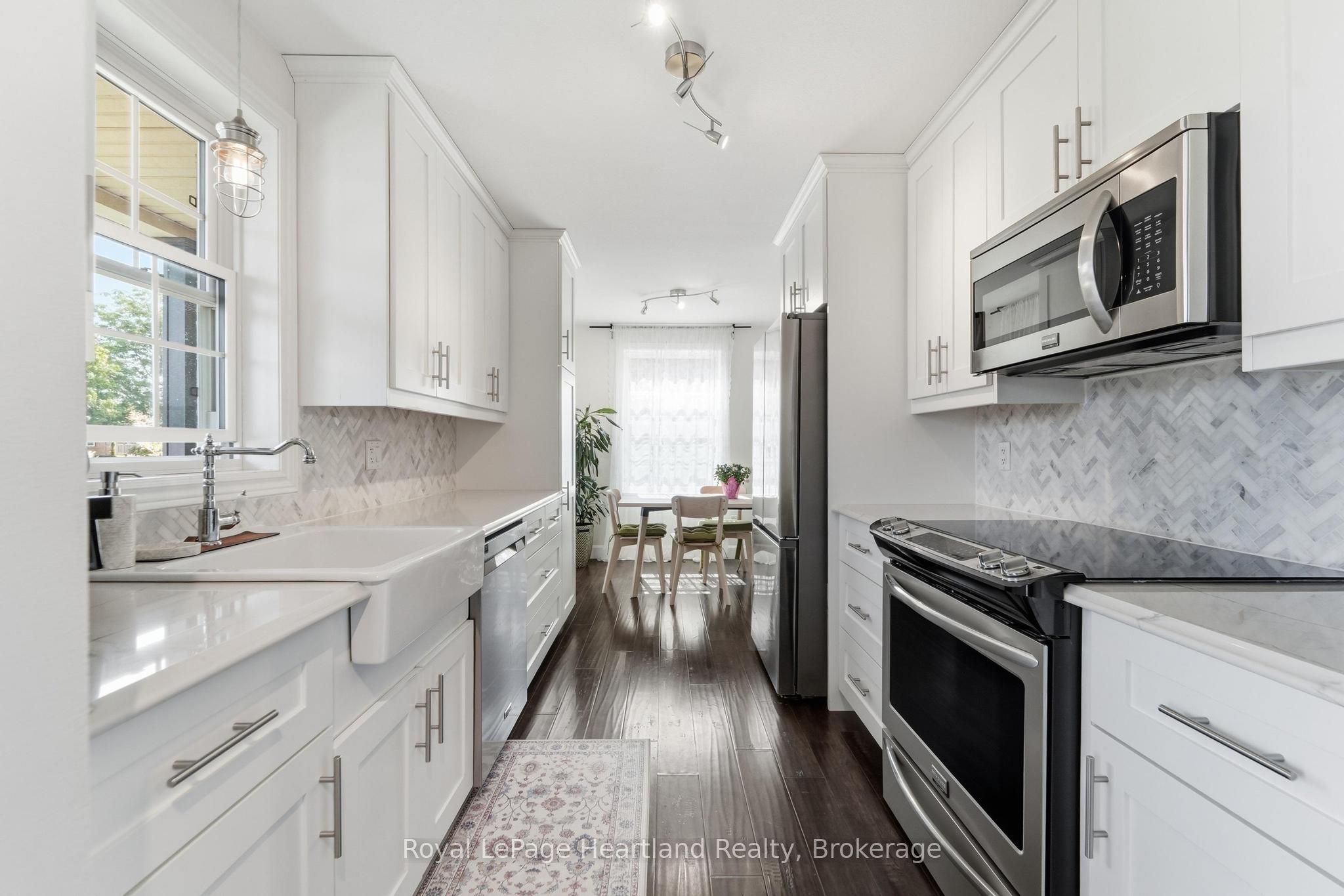 770 Scott Street W