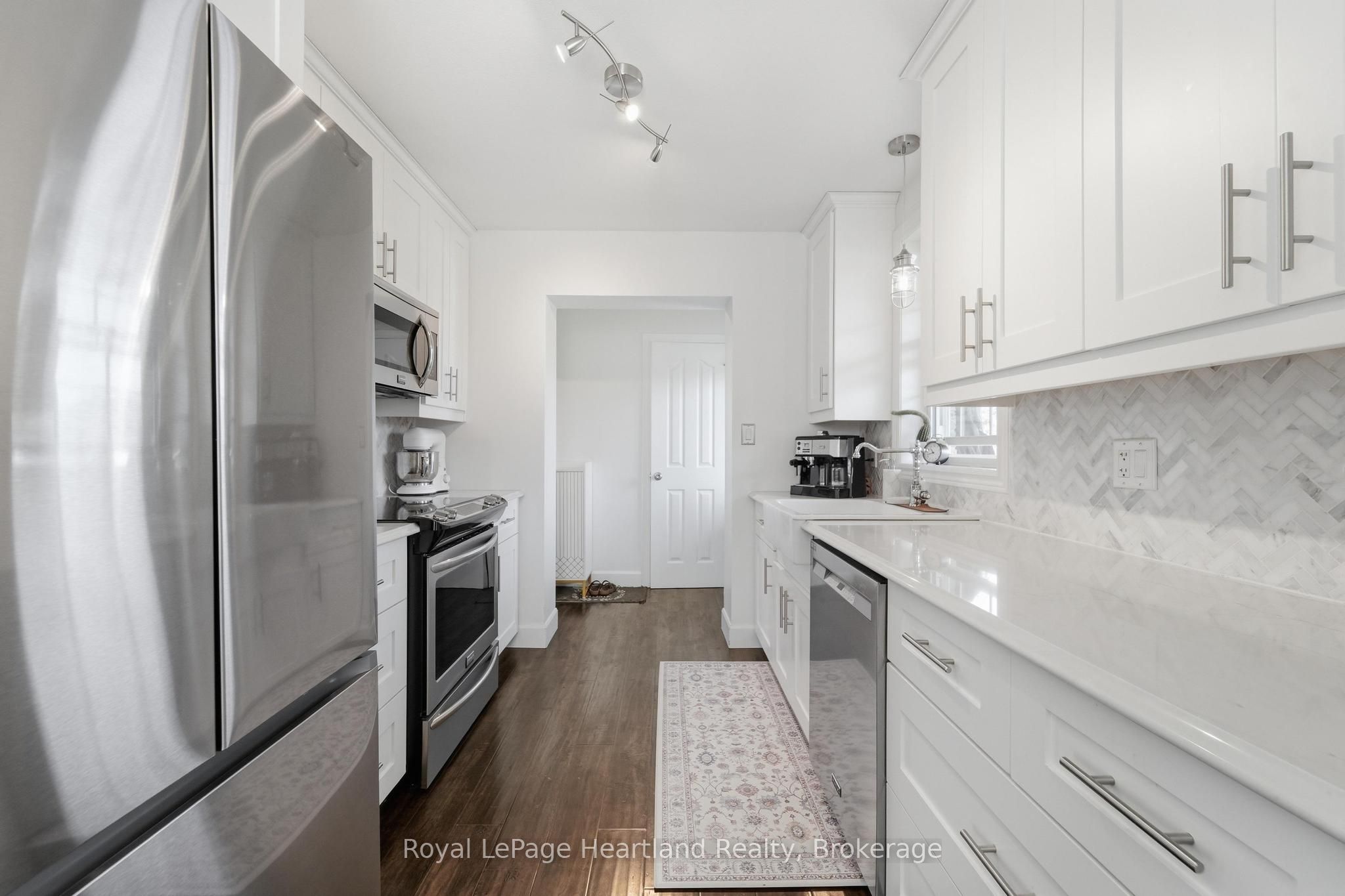 770 Scott Street W