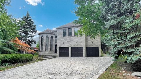 16 Crescentview Road Richmond Hill ON L4B 2Z1