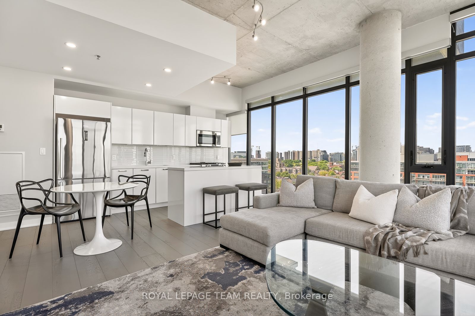 203 CATHERINE Street 1009
