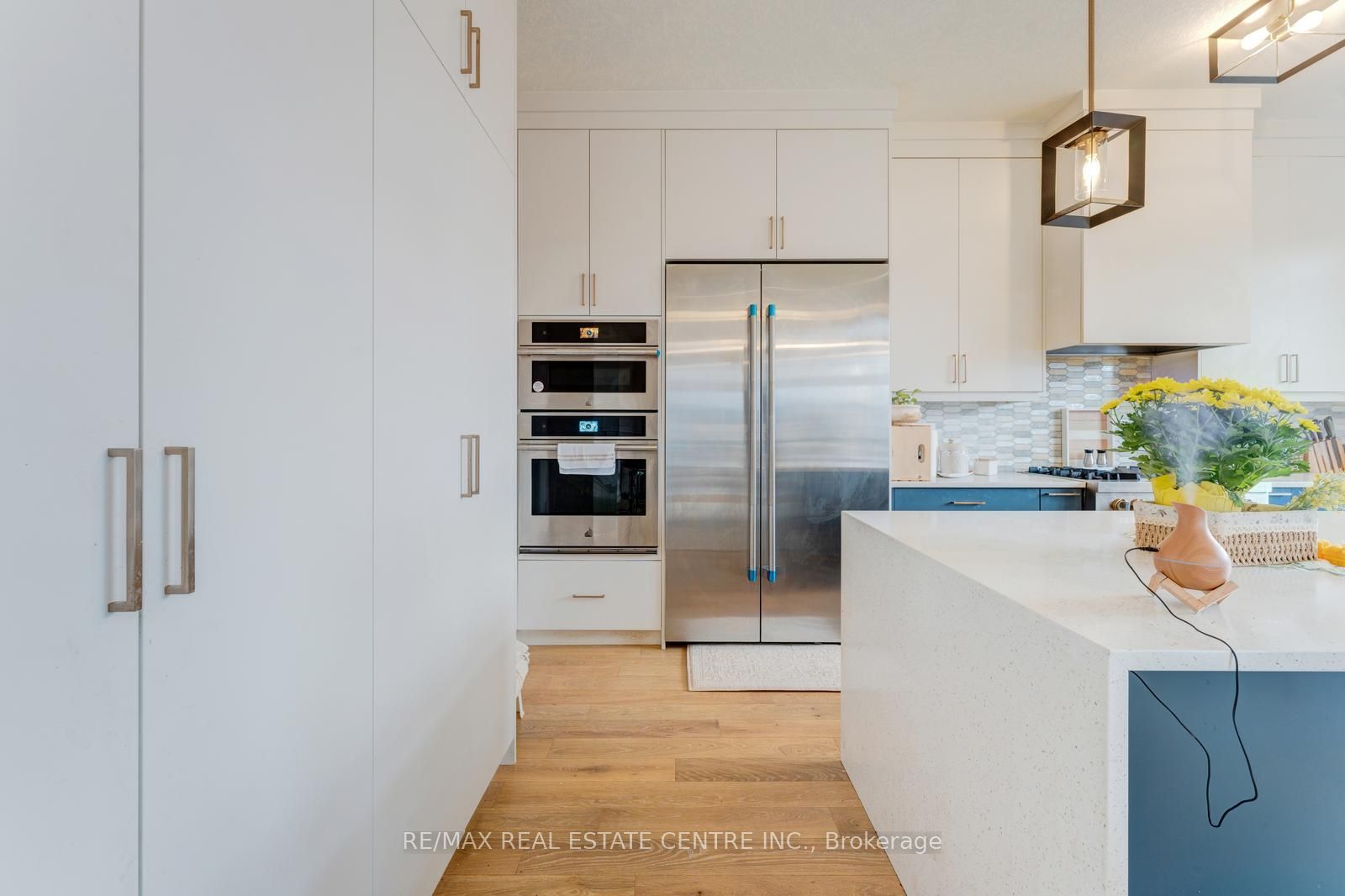94 Pondcliffe Drive