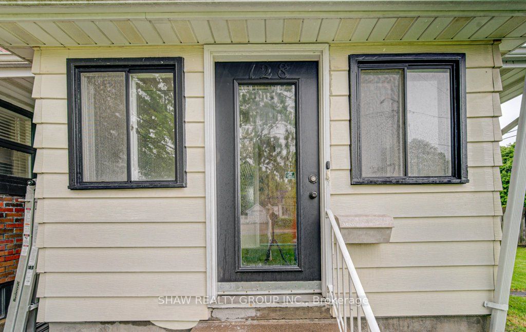 128 POLLOCK Avenue