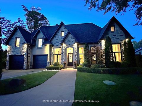 378 Old Bloomington Road Aurora ON L4G 0M2