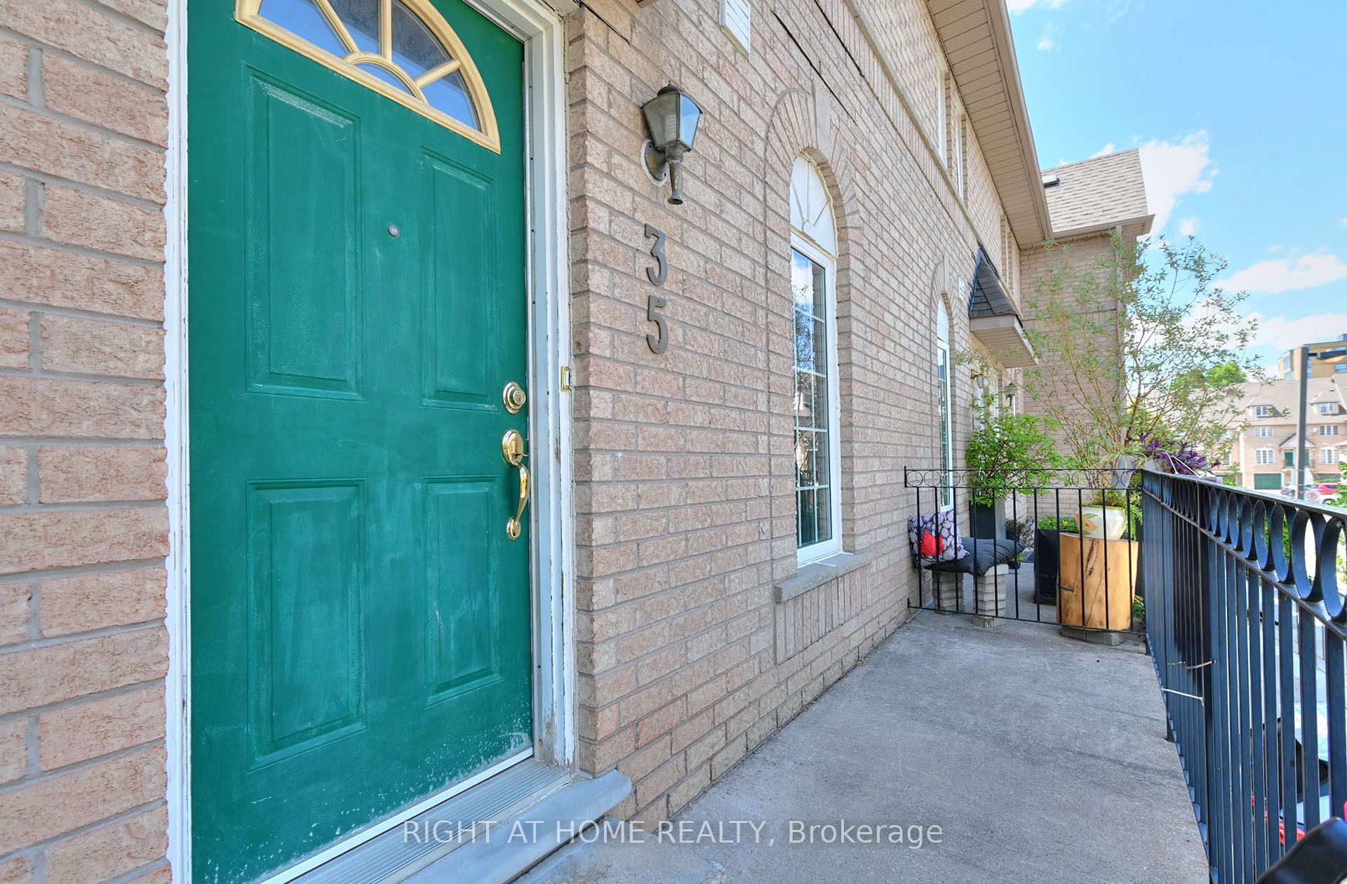 80 Strathaven Drive 35