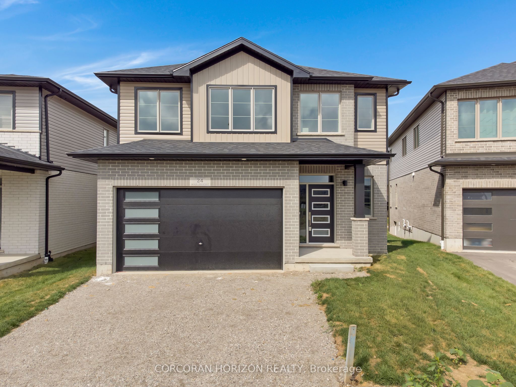 24 Moon Crescent