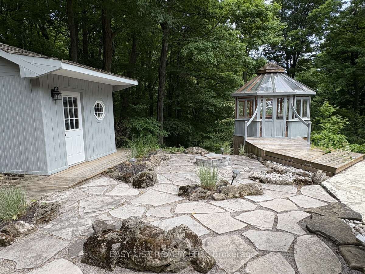 7507 Bell School Line