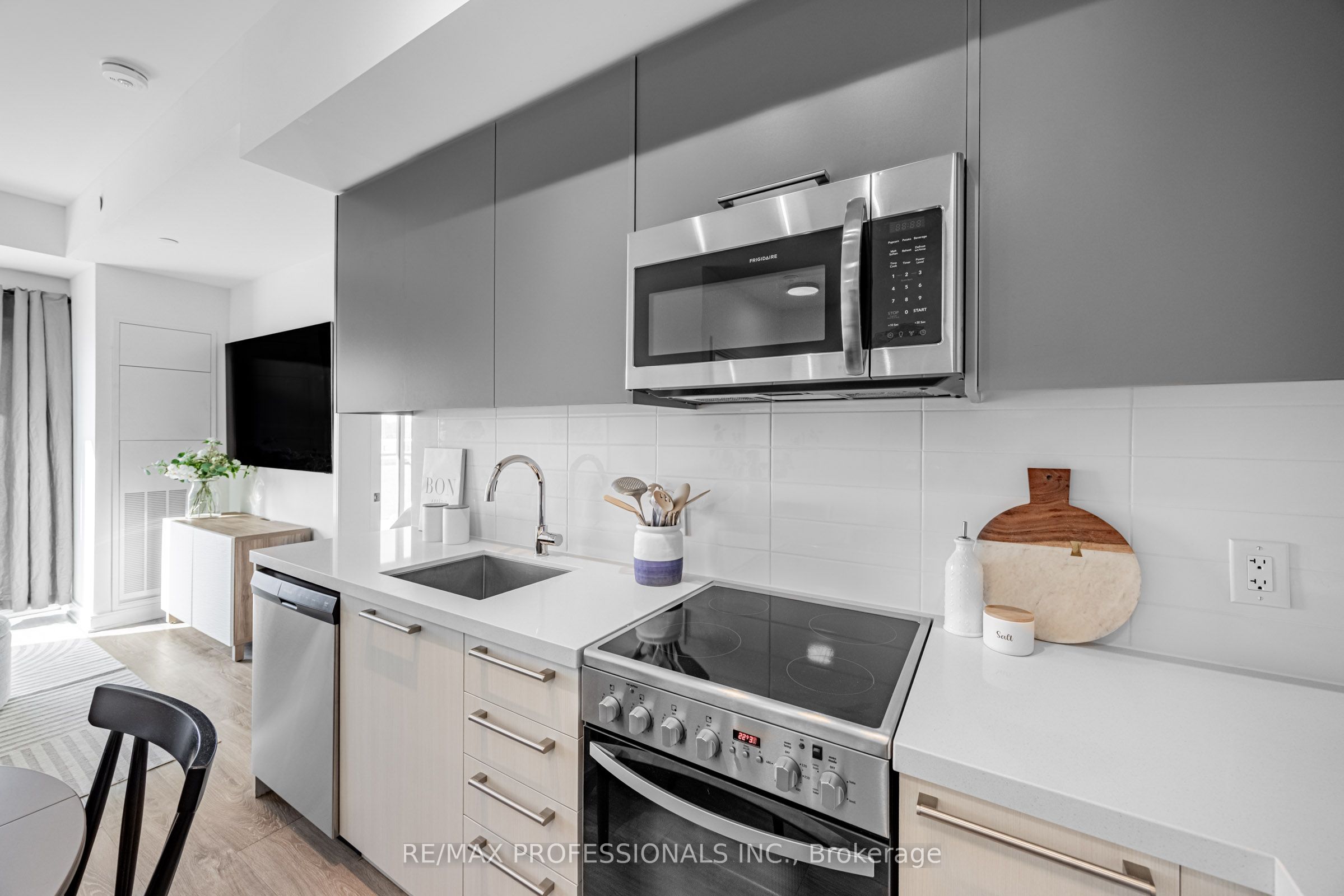 25 Neighbourhood Lane 906