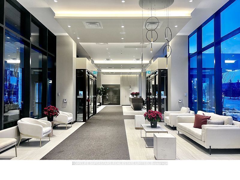 10 Honeycrisp Crescent 207