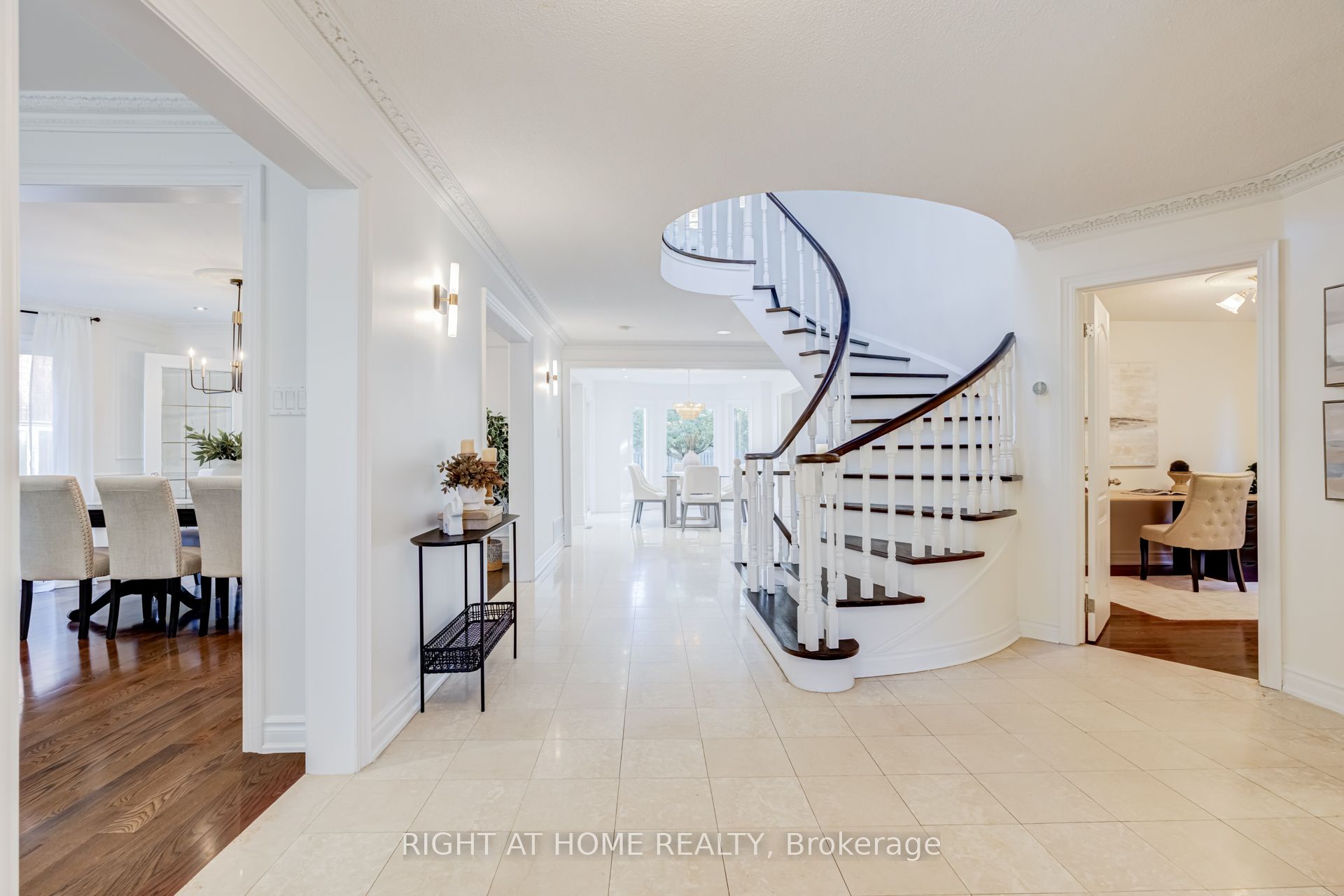 2598 Mason Heights