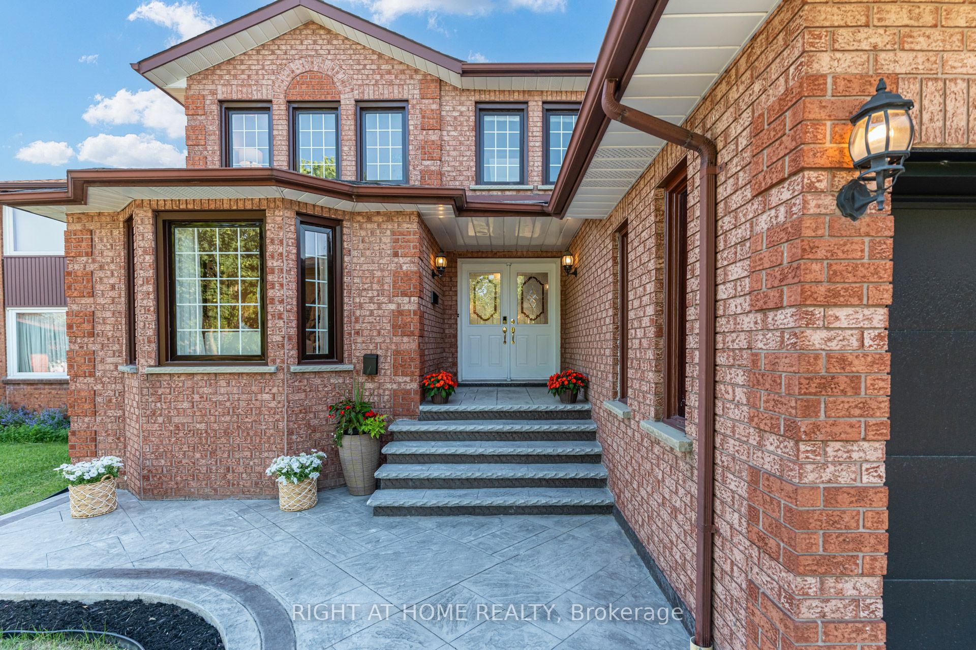 2598 Mason Heights