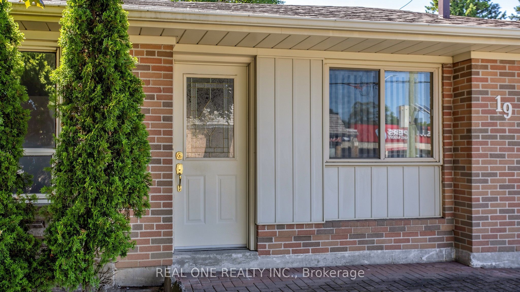 19 Nymark Avenue