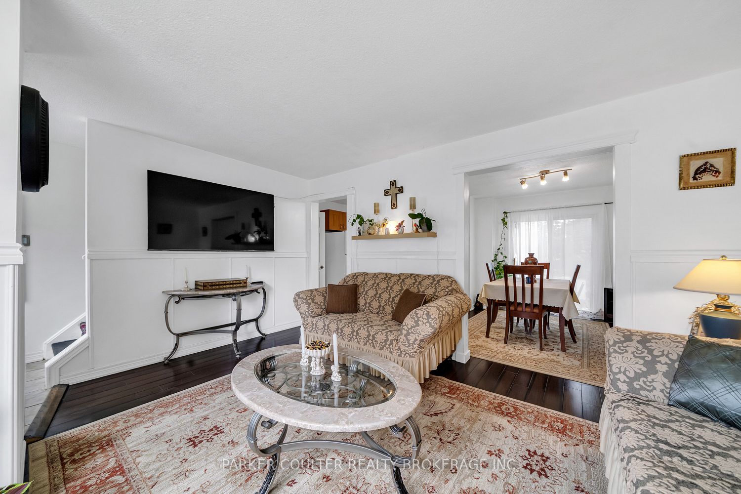 23 Chaucer Crescent