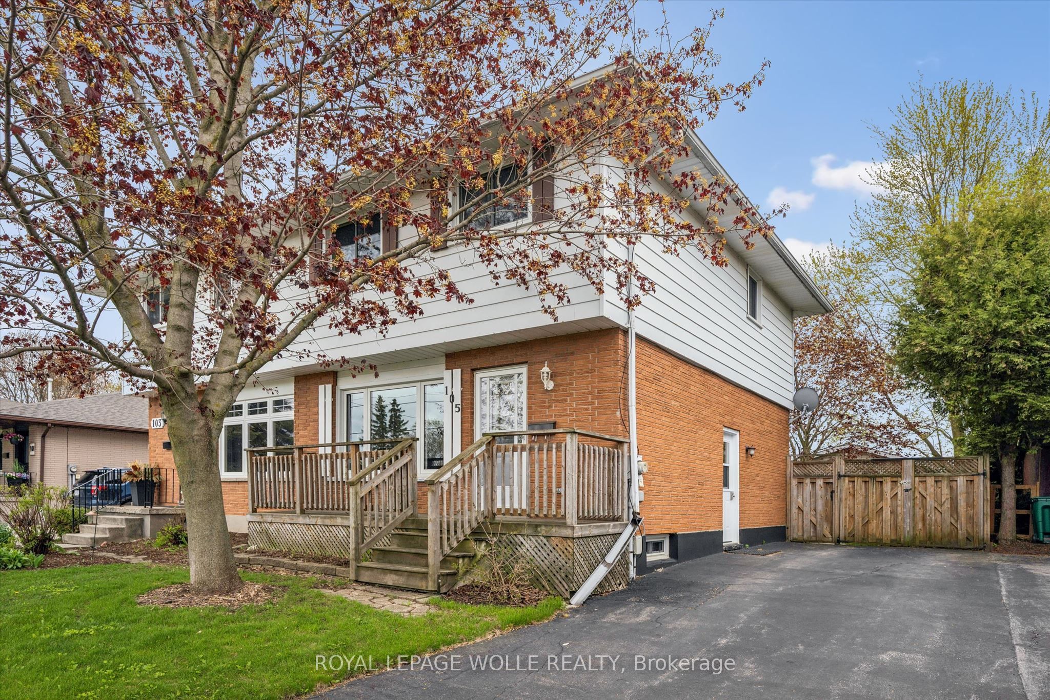 105 Oriole Parkway W