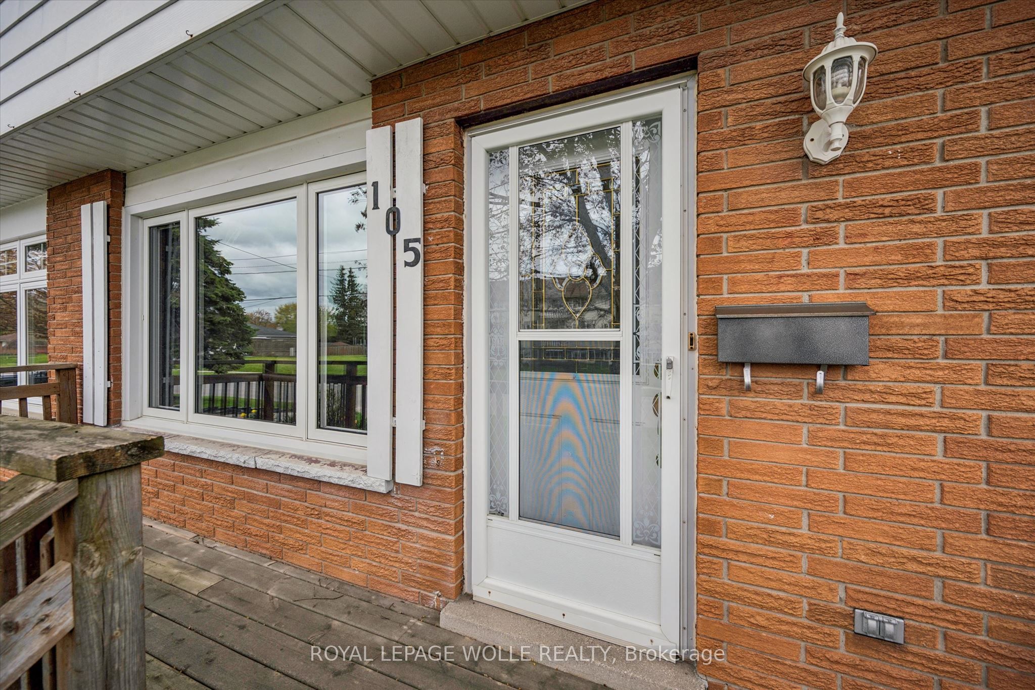 105 Oriole Parkway W