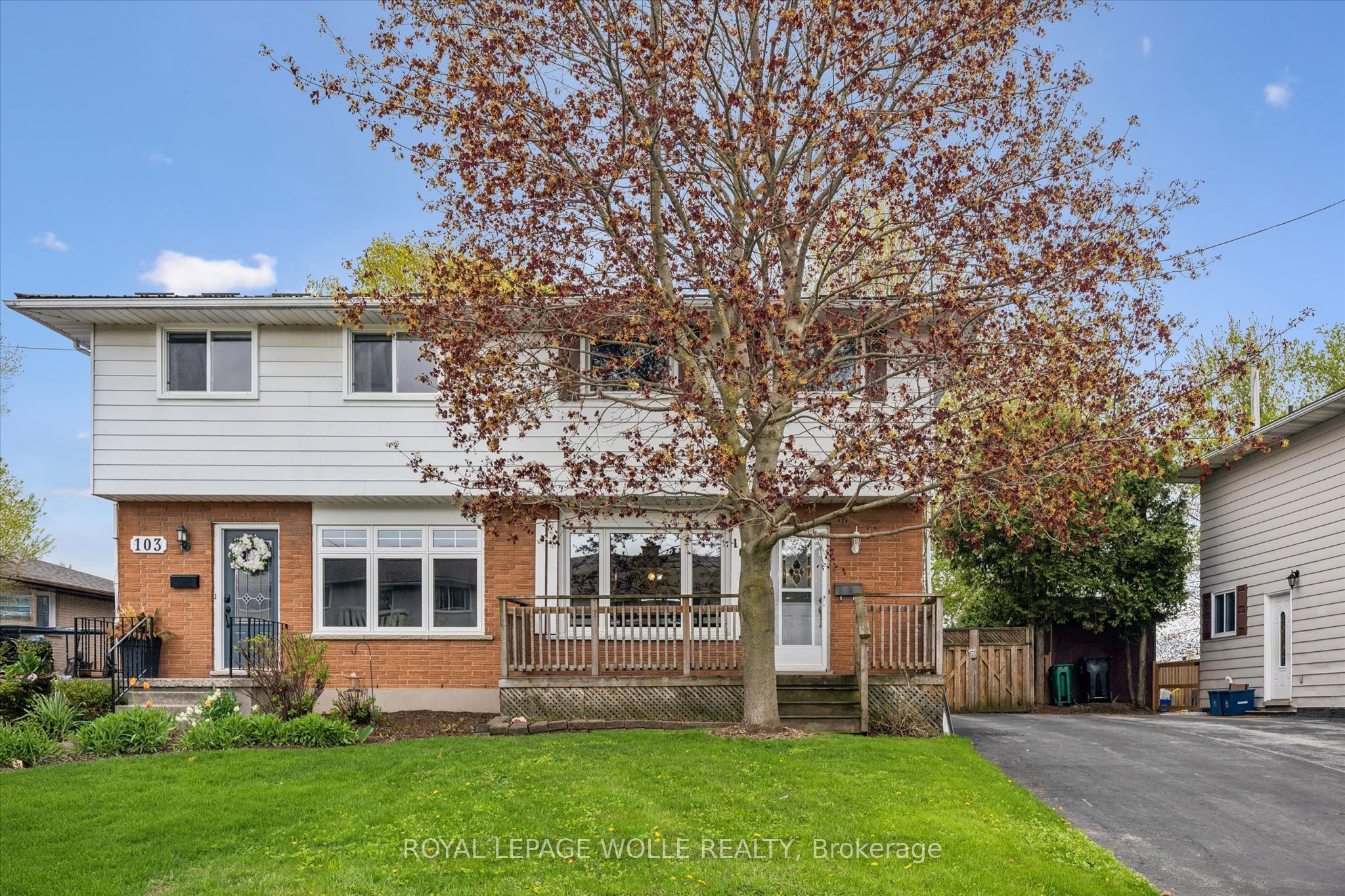 105 Oriole Parkway W