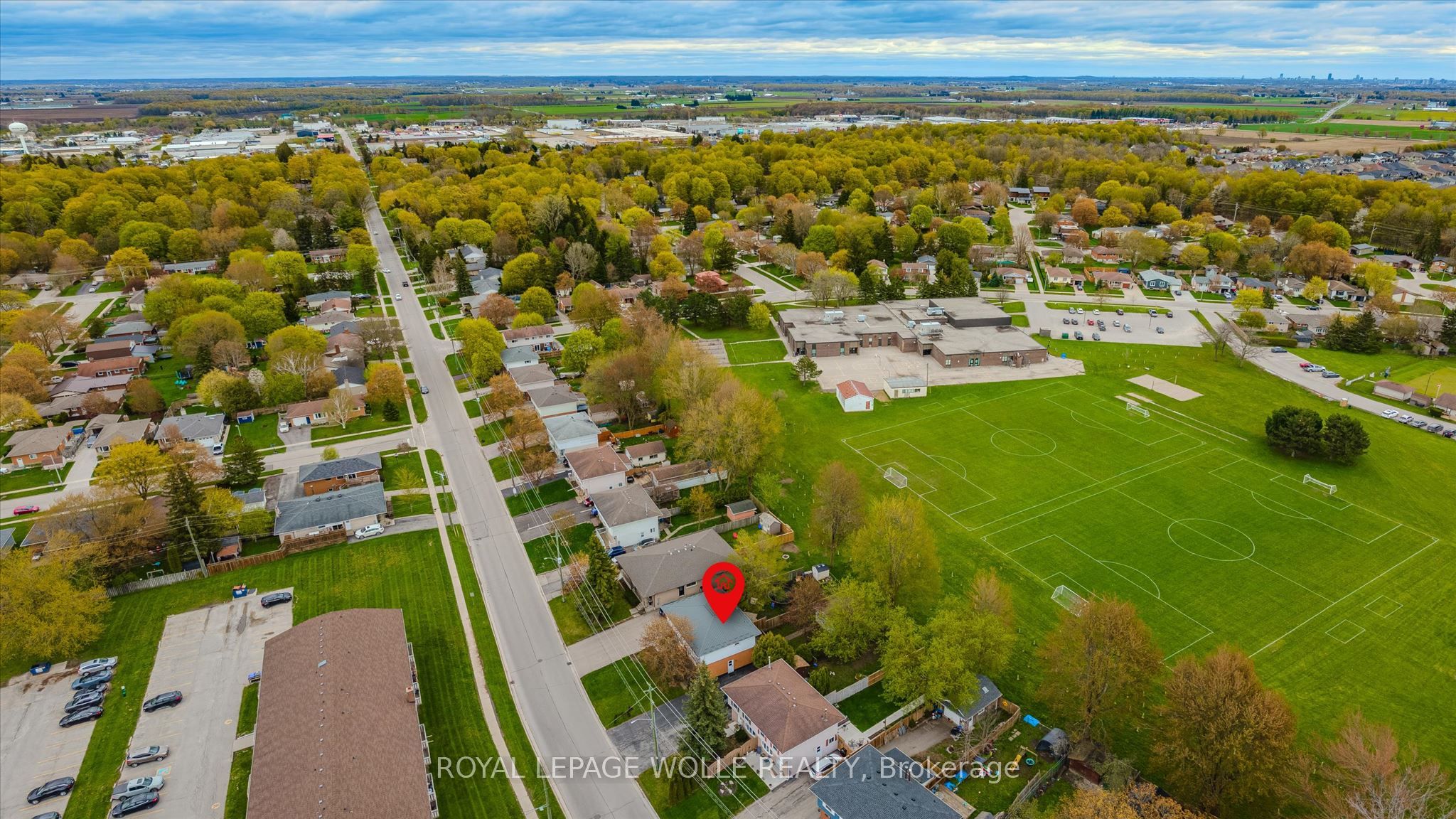 105 Oriole Parkway W