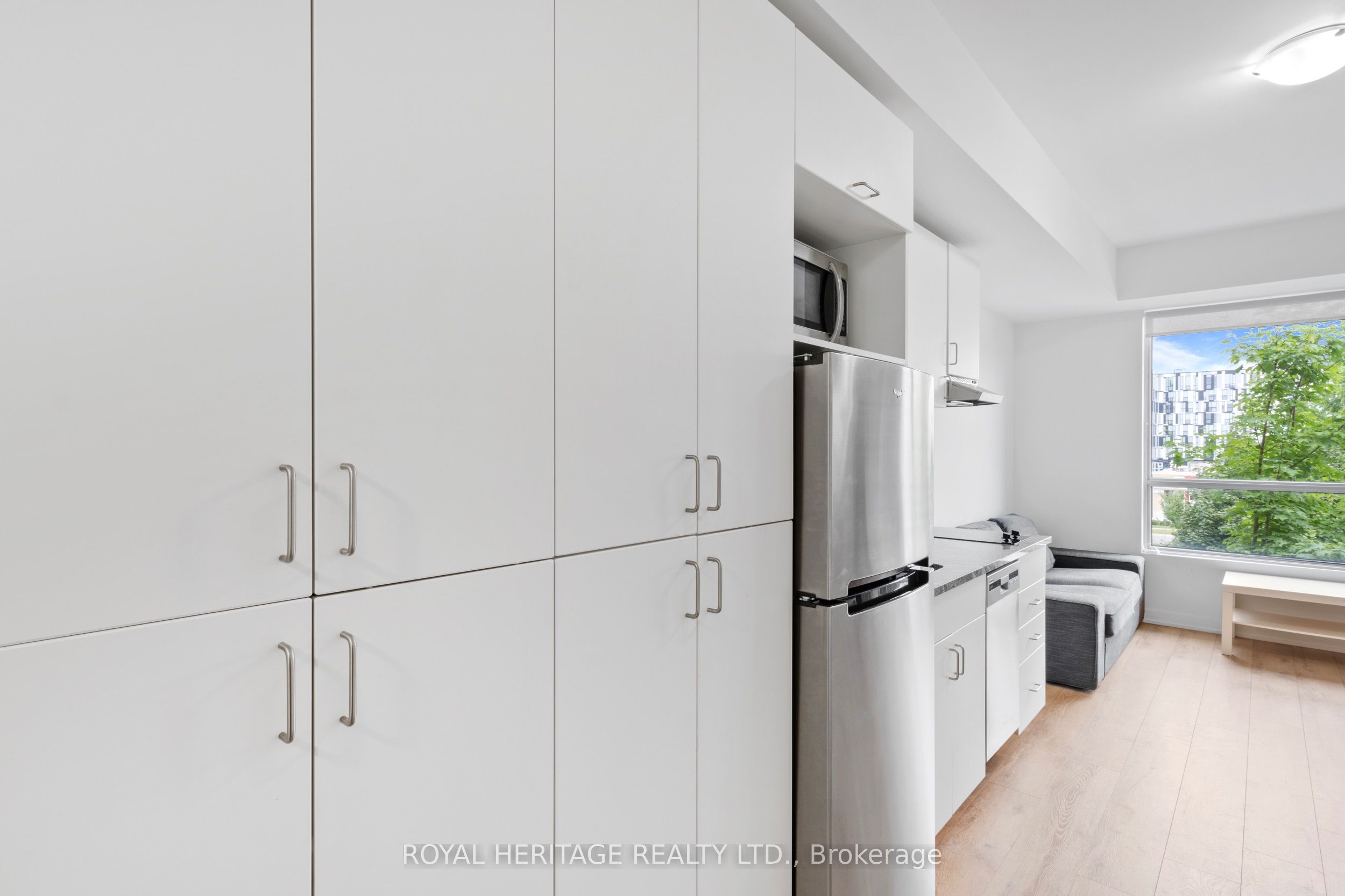 1800 Simcoe Street N 307