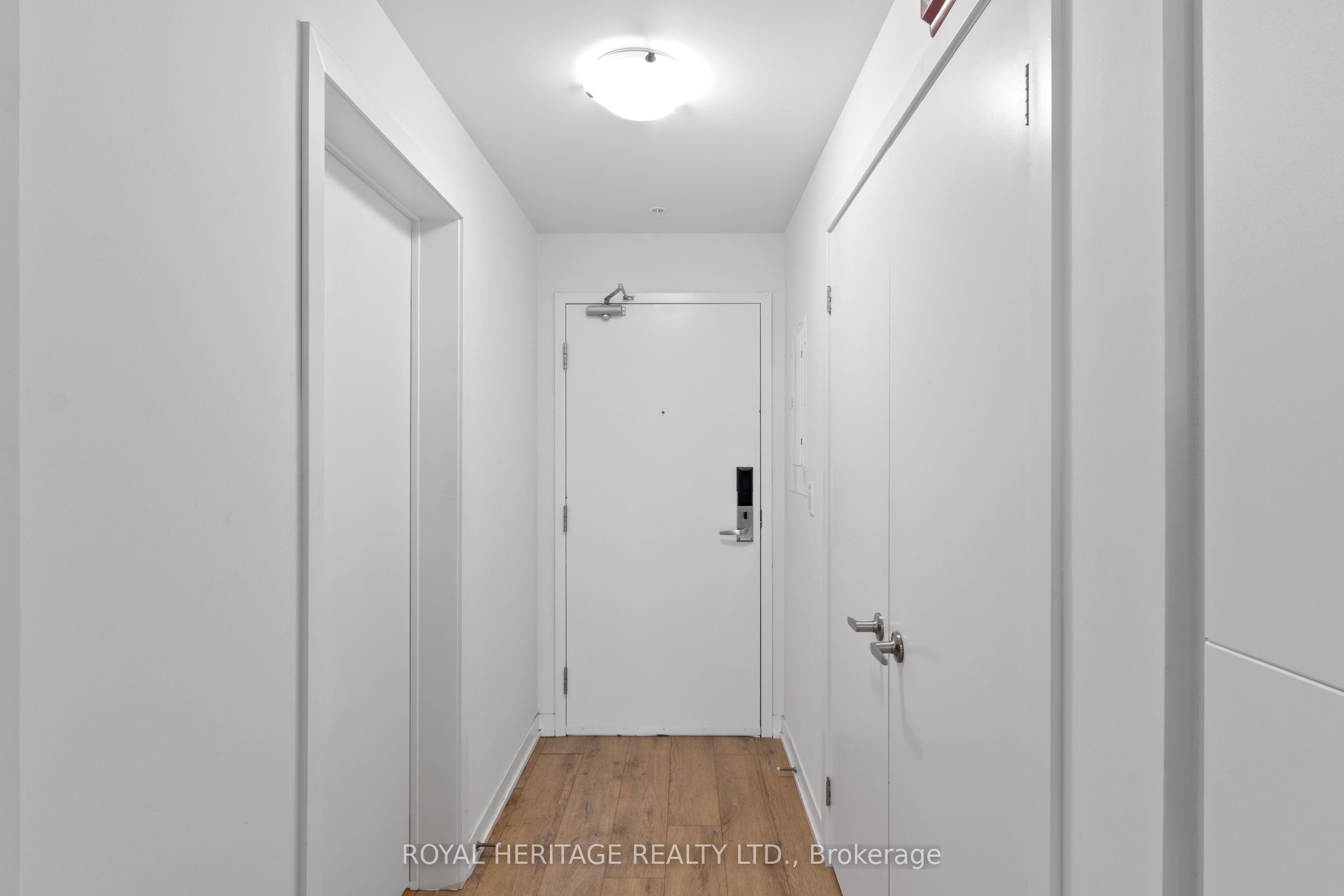 1800 Simcoe Street N 307