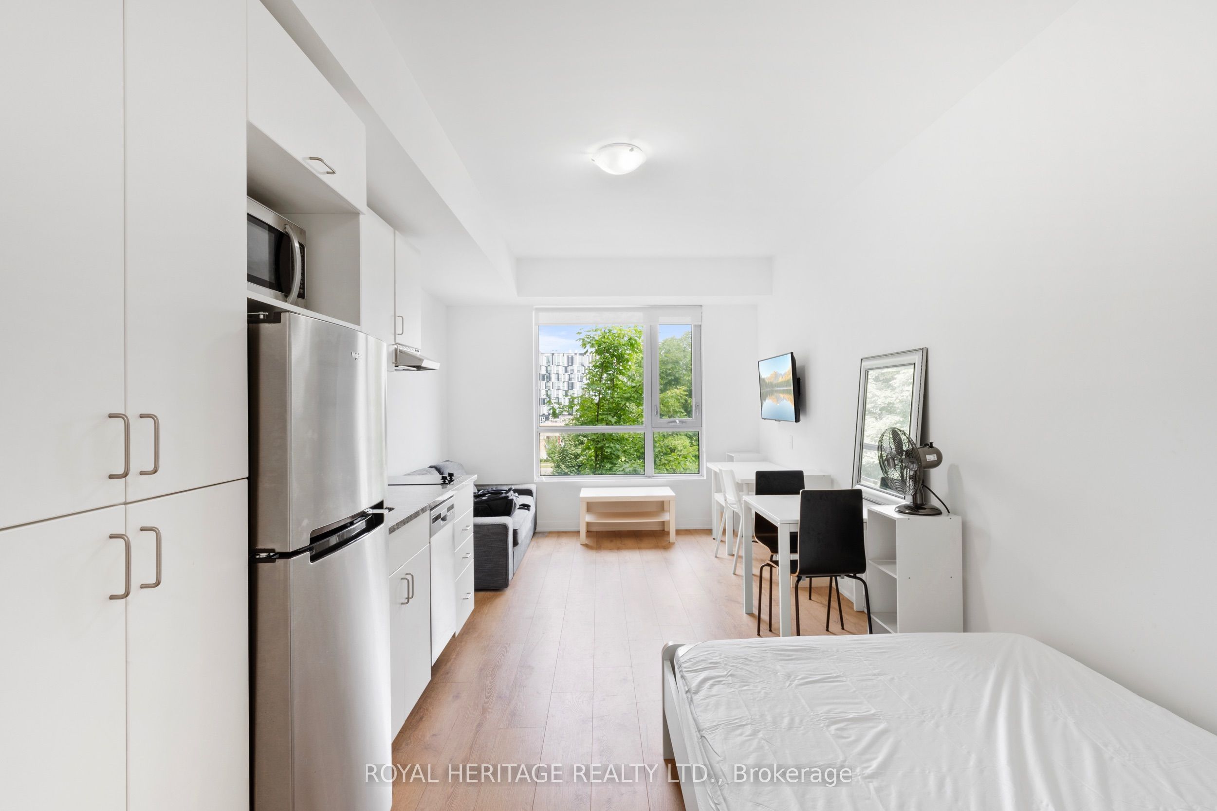 1800 Simcoe Street N 307