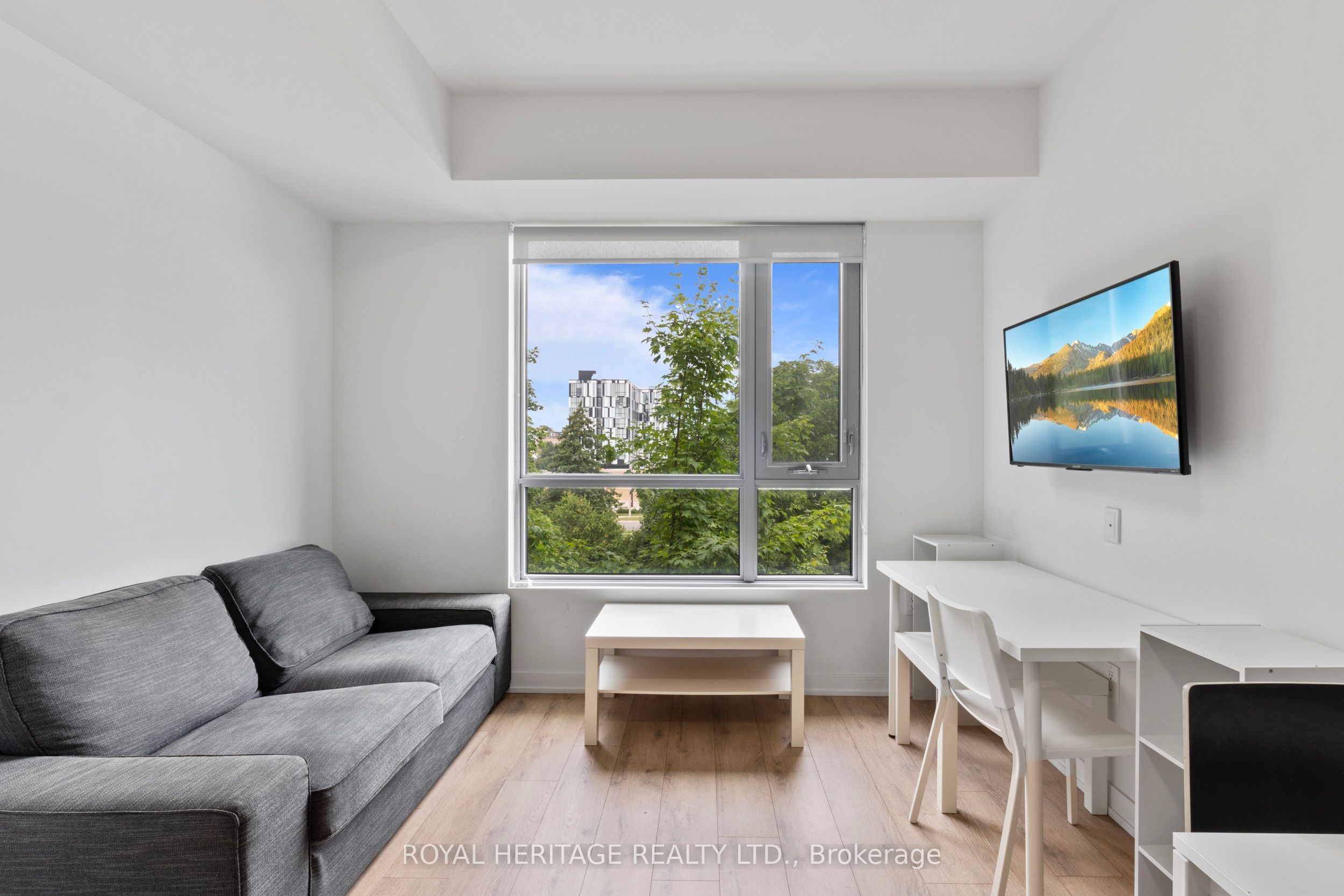1800 Simcoe Street N 307
