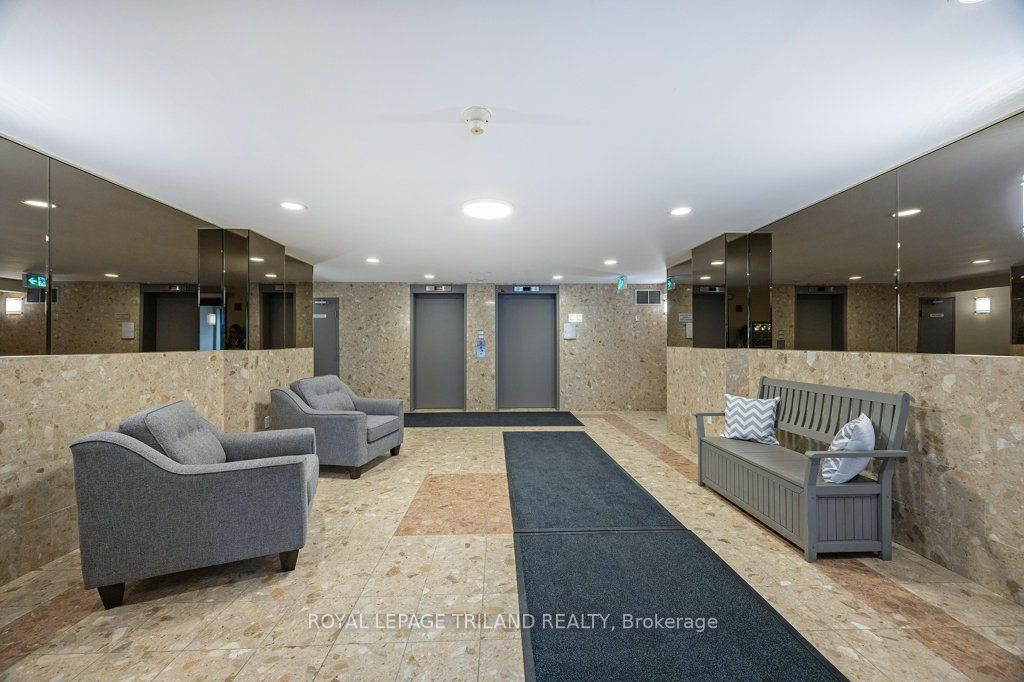 333 COMMISSIONERS Road W 105
