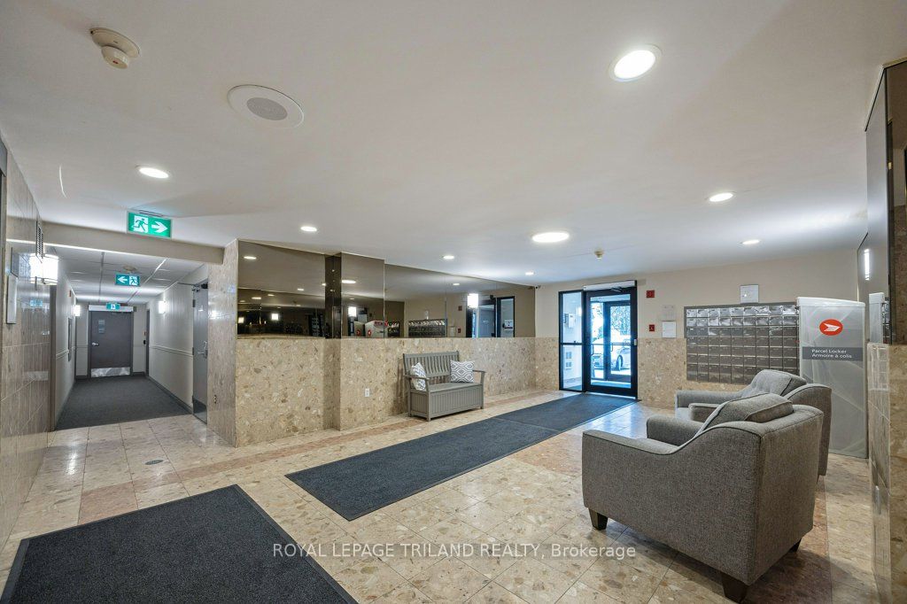 333 COMMISSIONERS Road W 105
