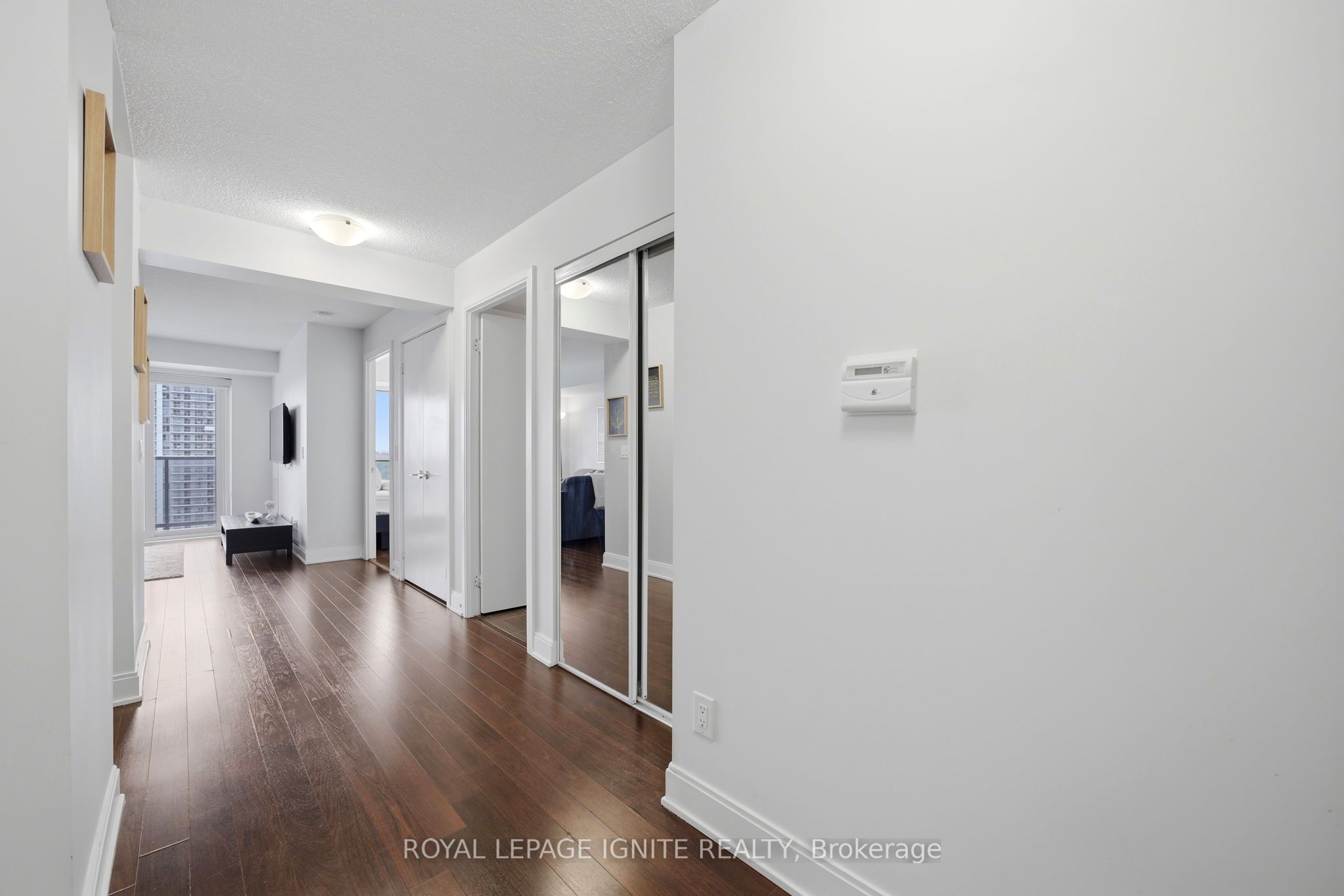 135 Village Green Square 2620