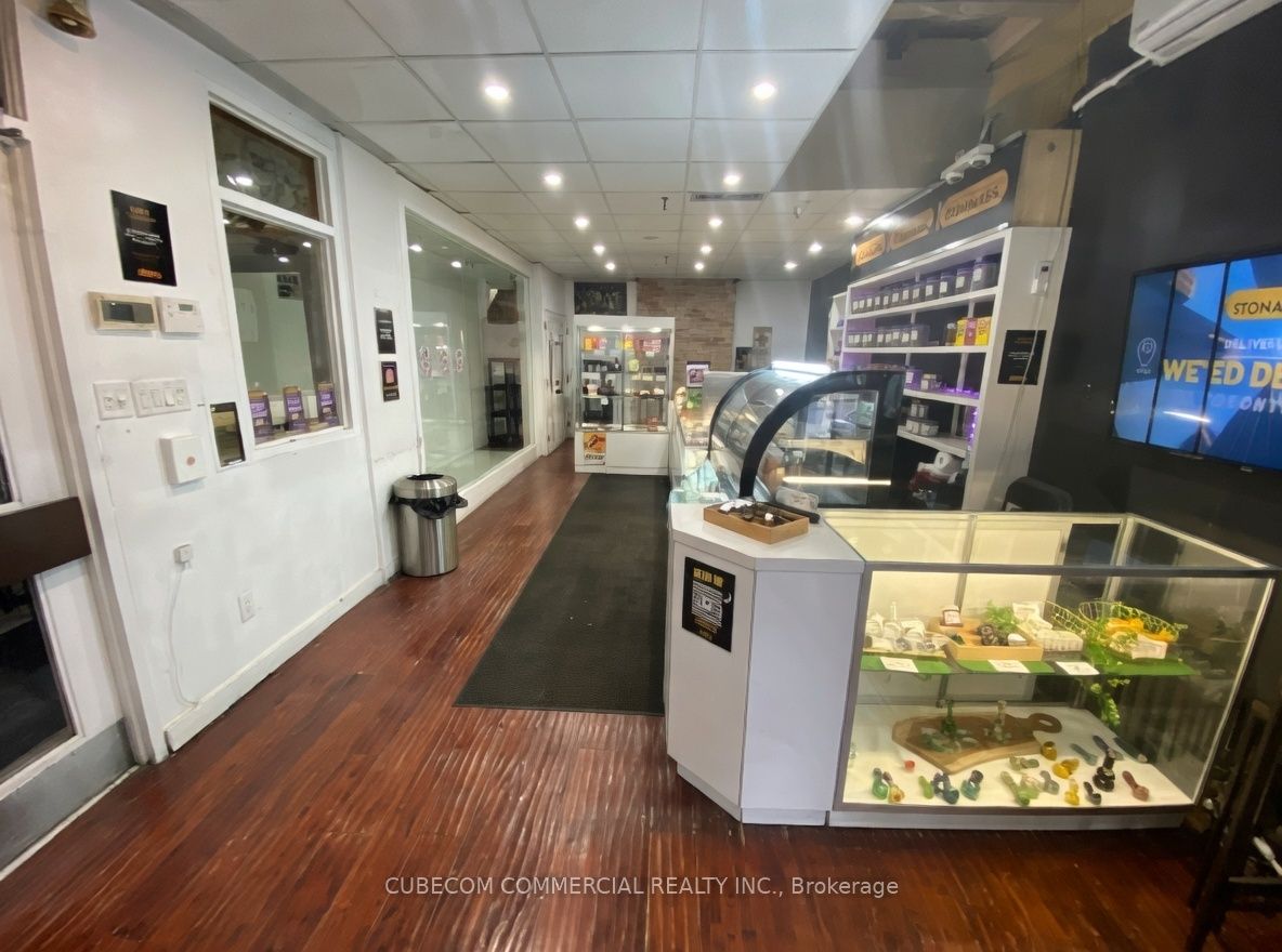 202 Spadina Avenue