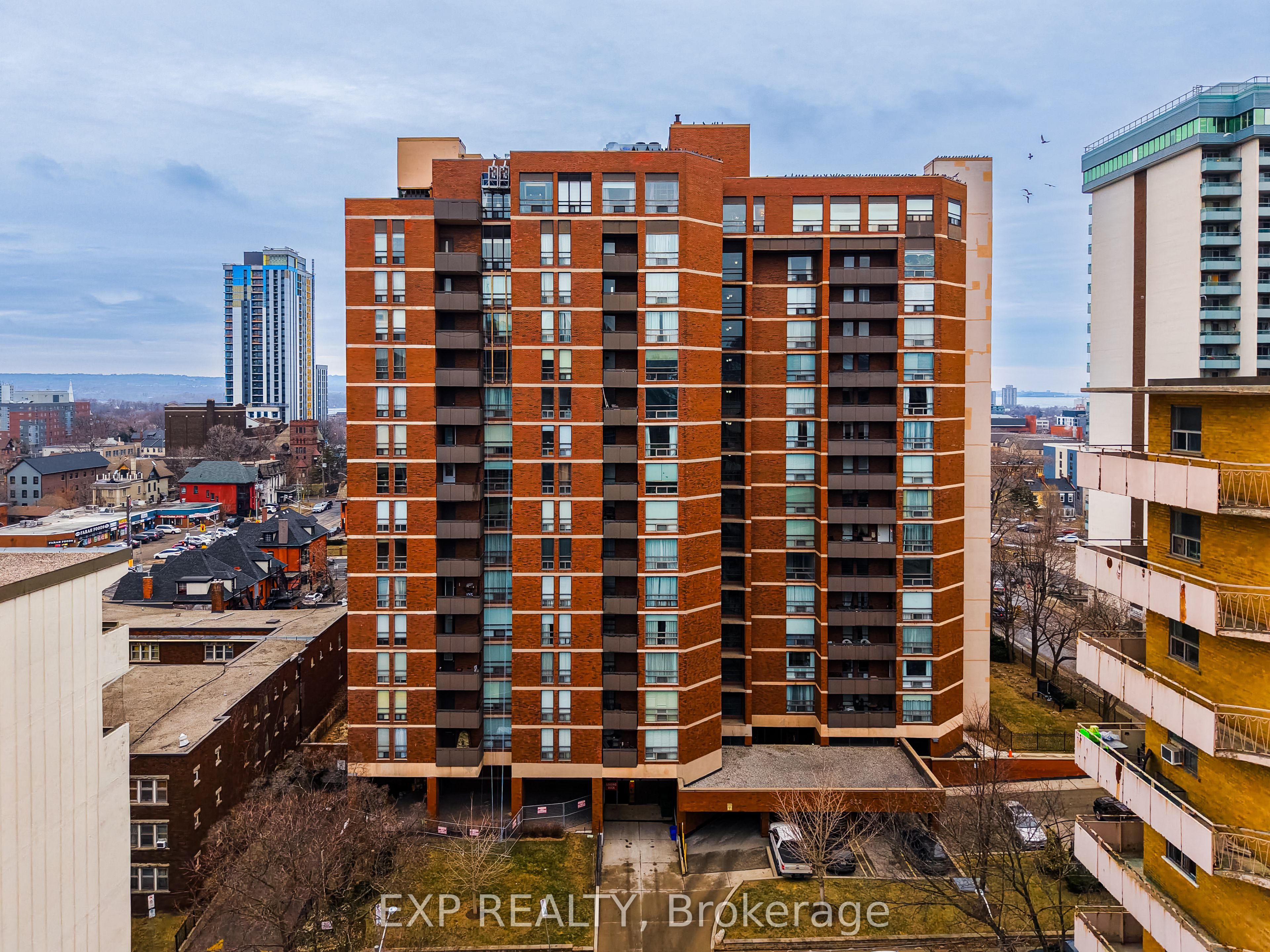 222 Jackson Street W PH3