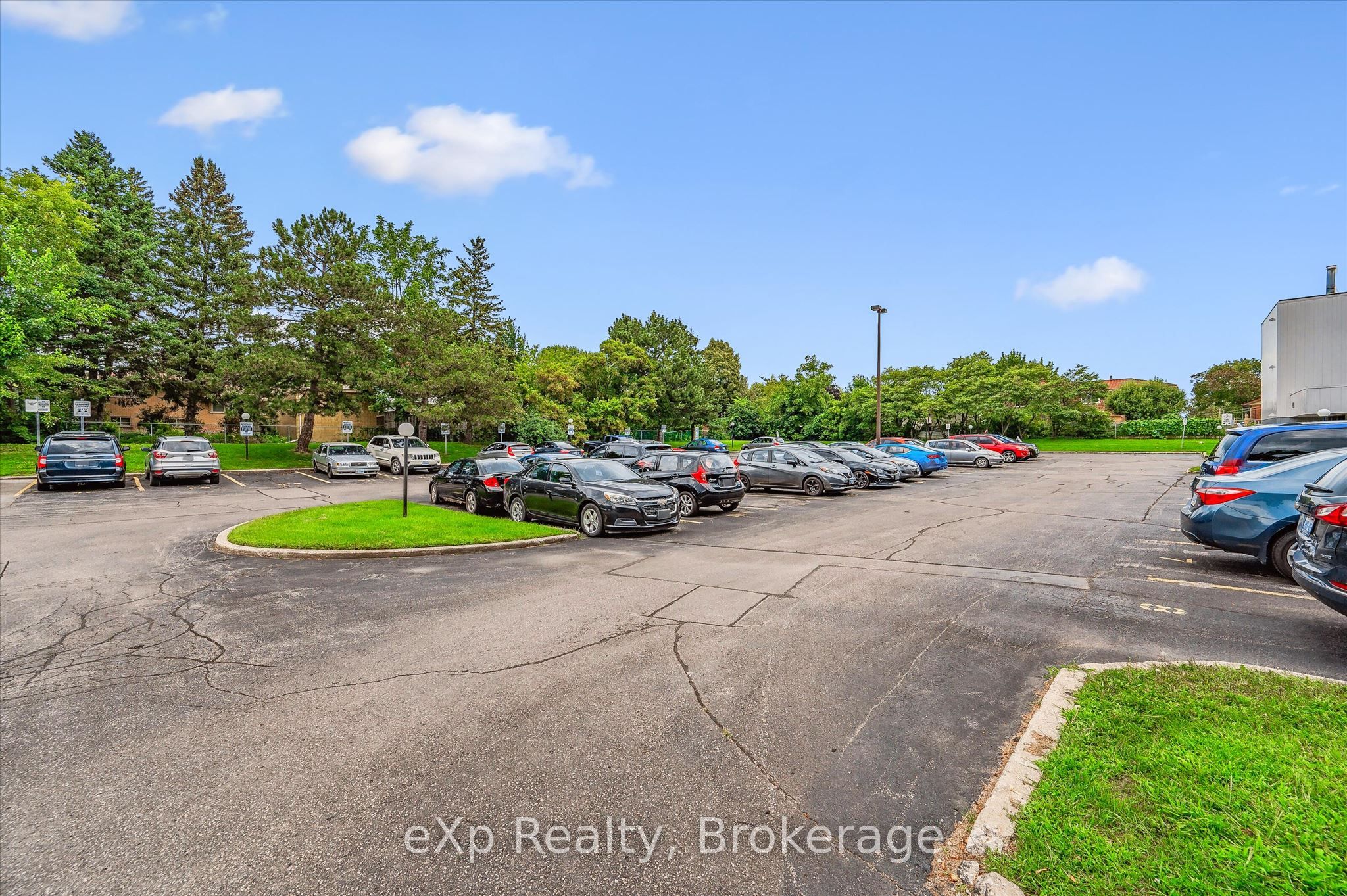 65 Silvercreek Parkway N 404