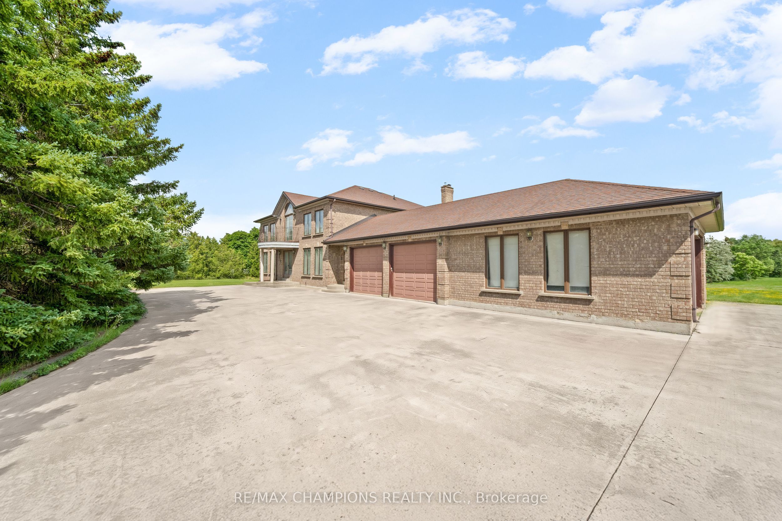 4047 Countryside Drive E