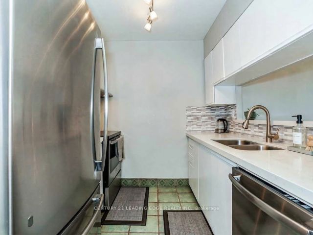 1665 Pickering Parkway 815