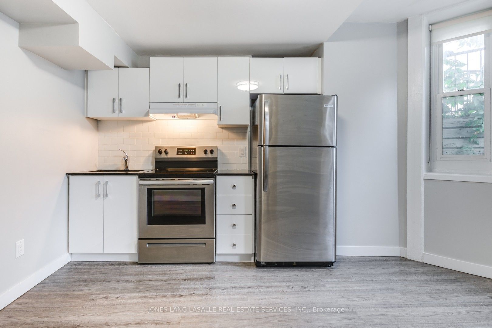 205 Gerrard Street E