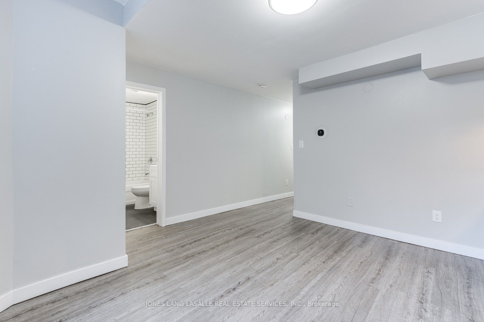 205 Gerrard Street E