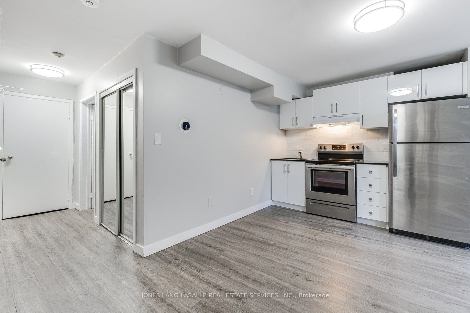 205 Gerrard Street E