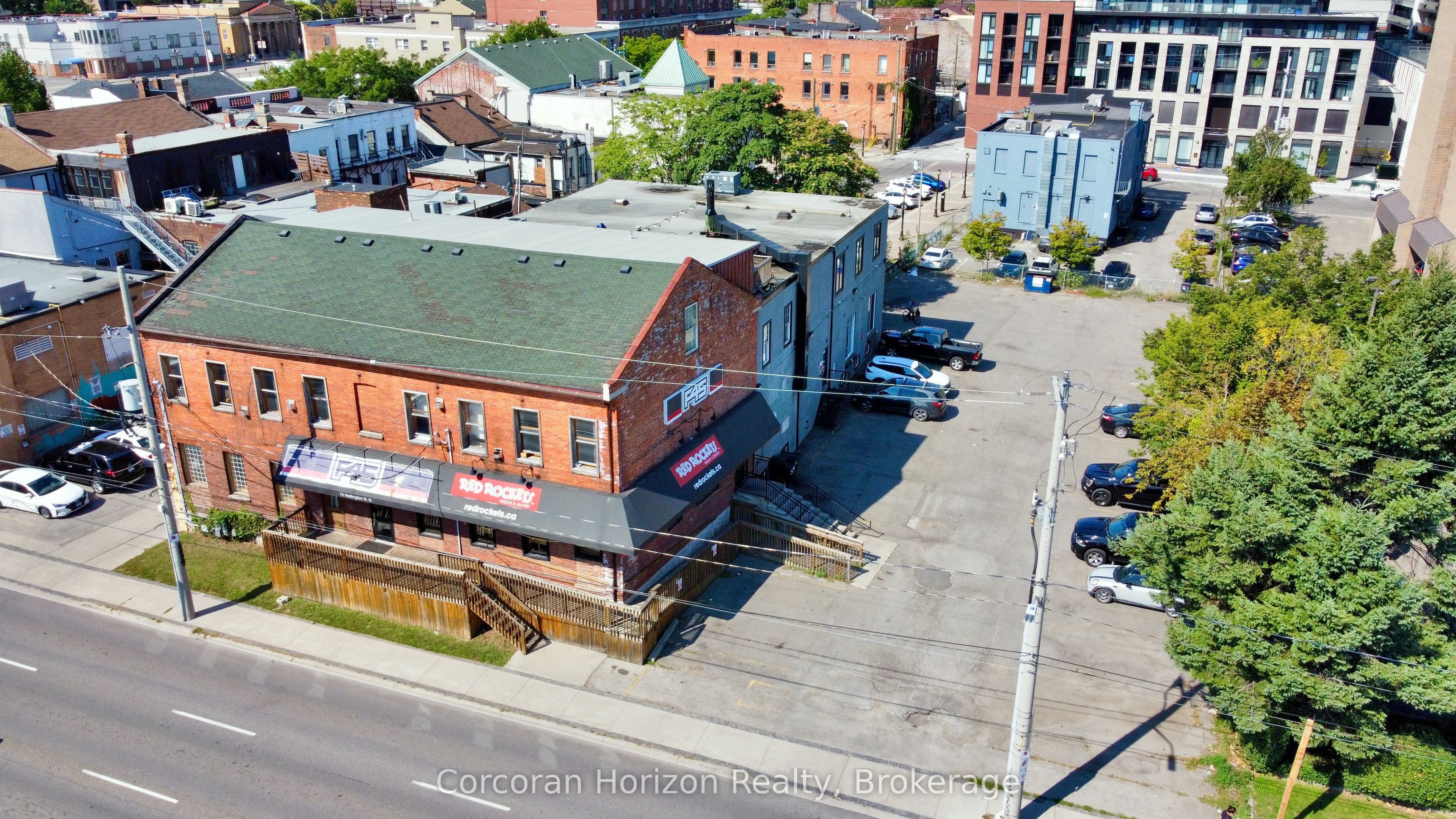 15 WELLINGTON Street N