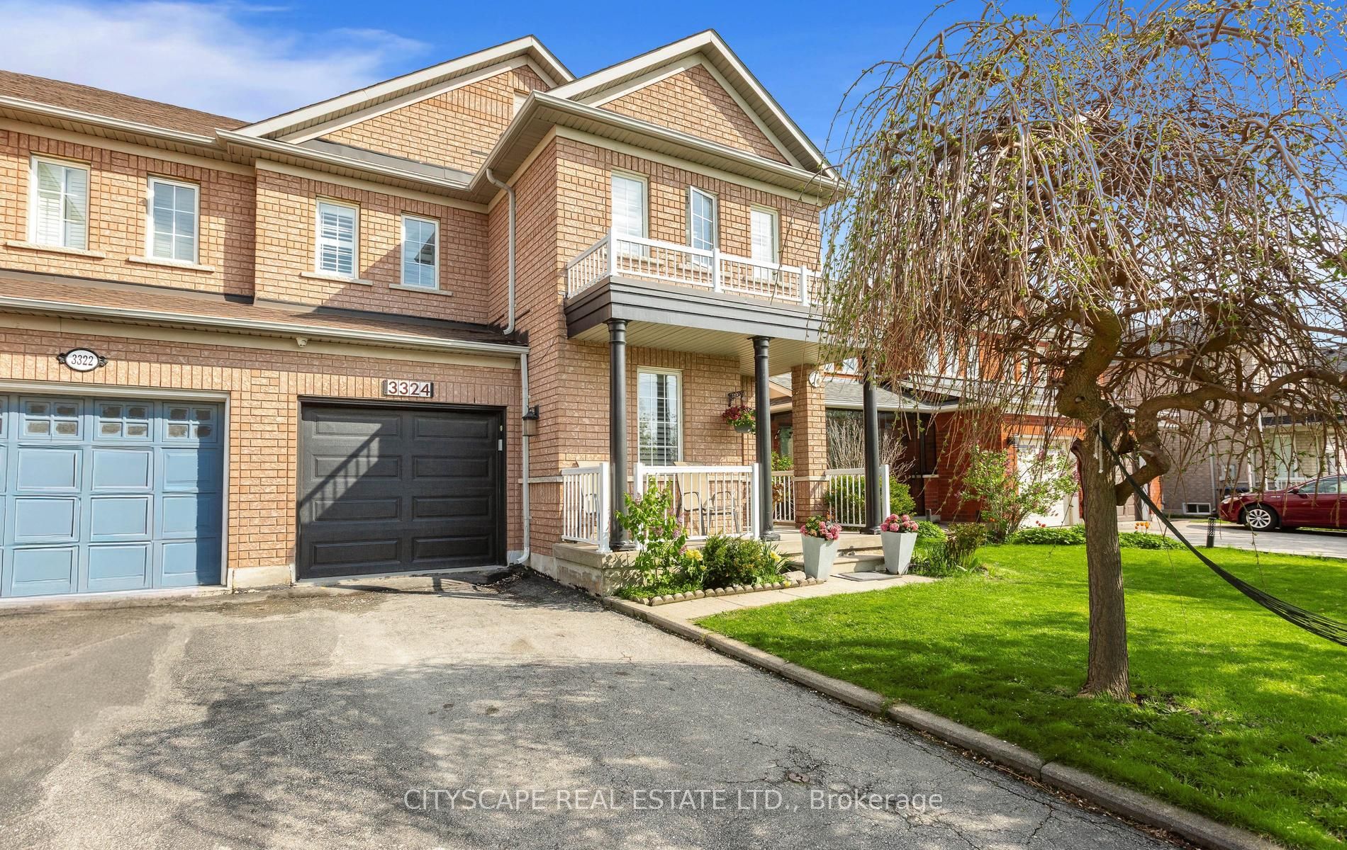 3324 Equestrian Crescent