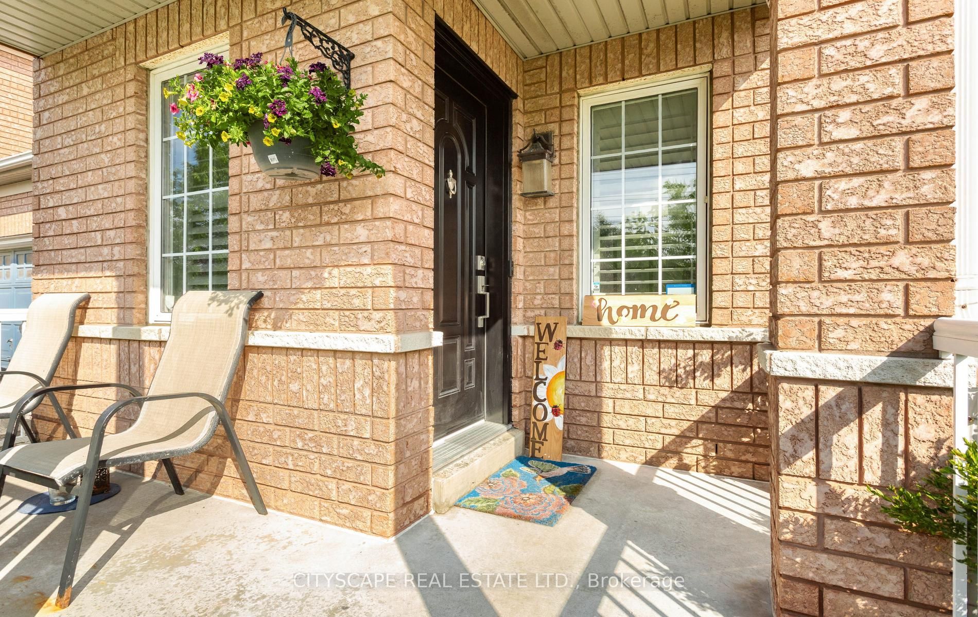 3324 Equestrian Crescent