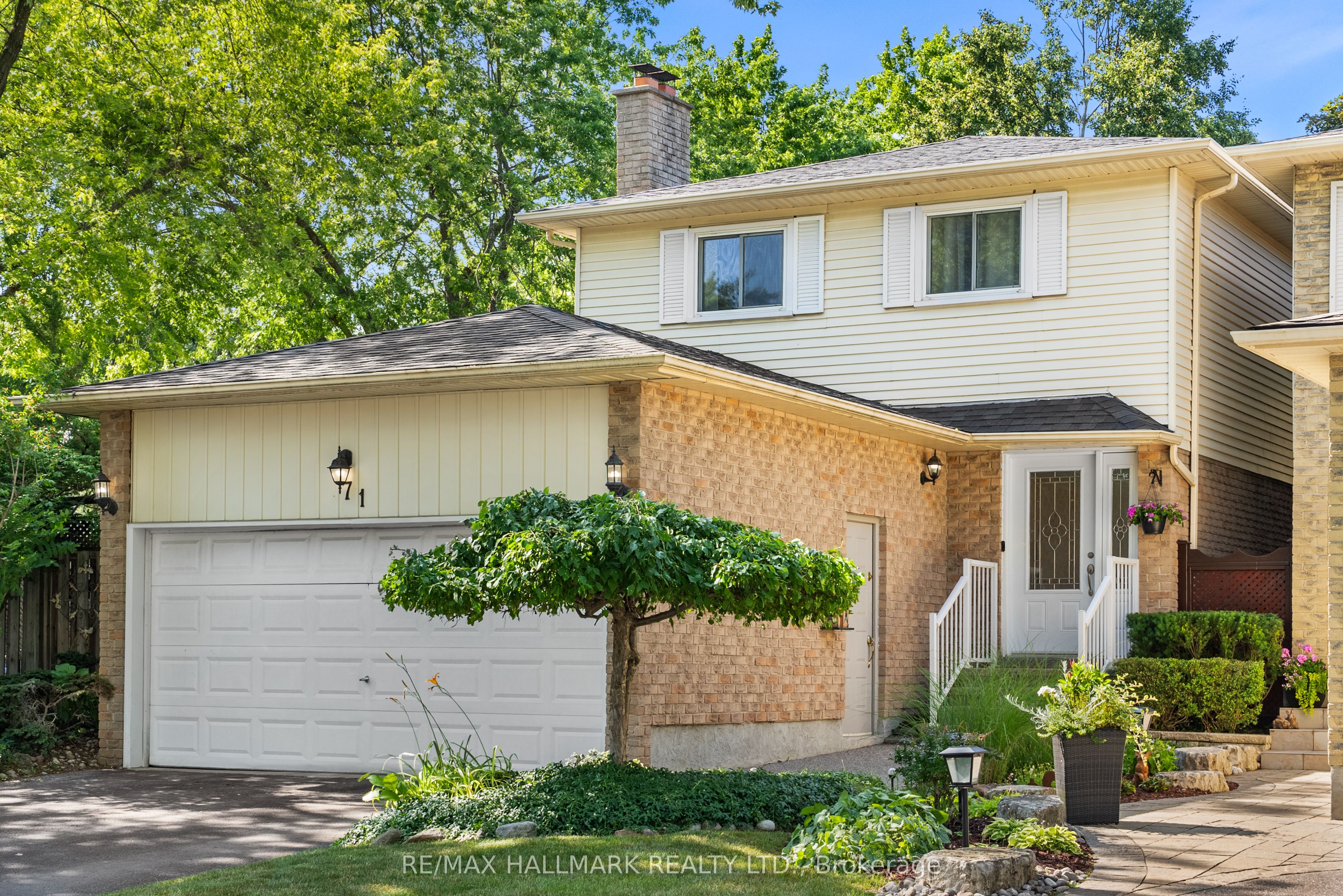 71 Bishop Crescent