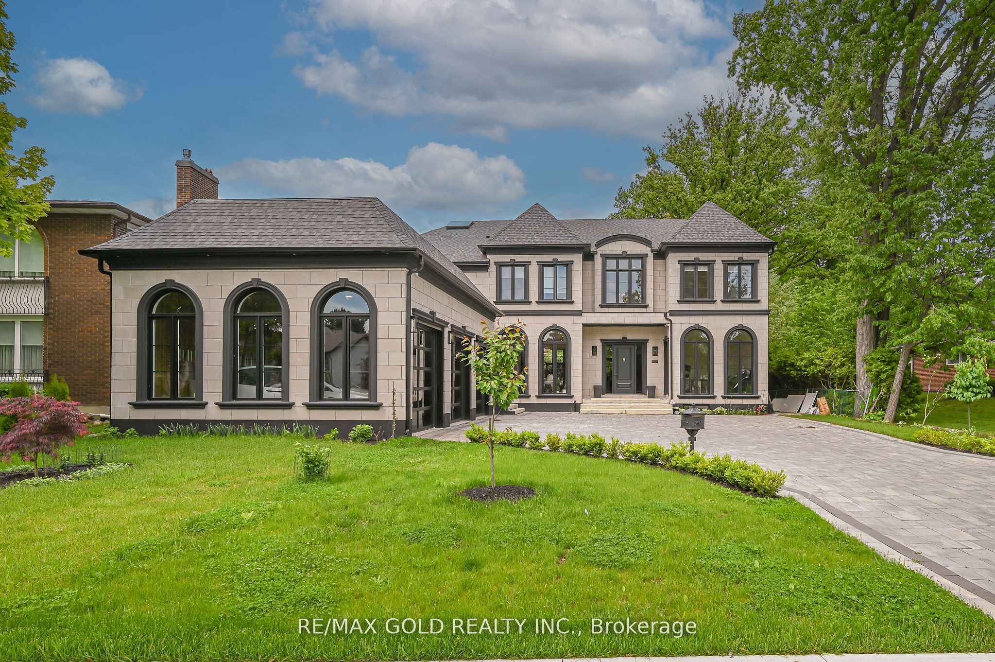 48 Sylvadene Parkway