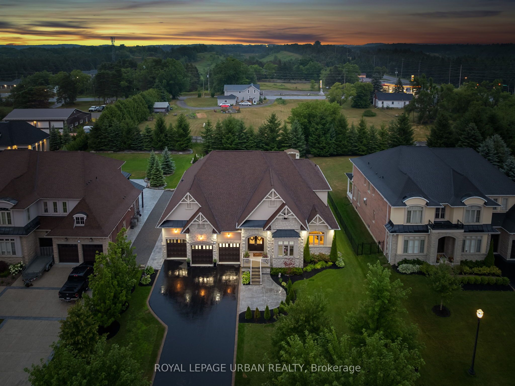 15 Country Club Crescent