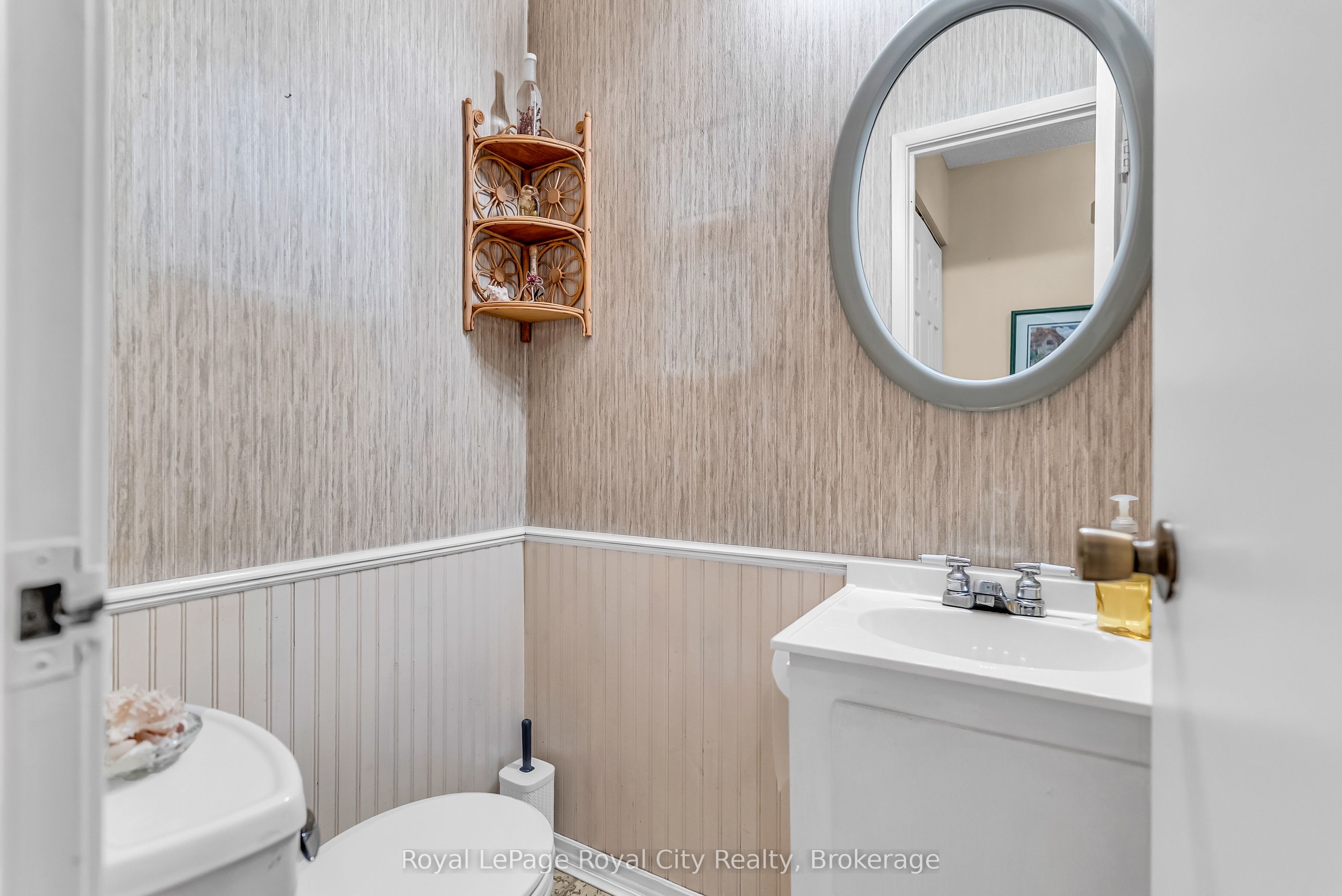 201 Silvercreek Parkway N 62