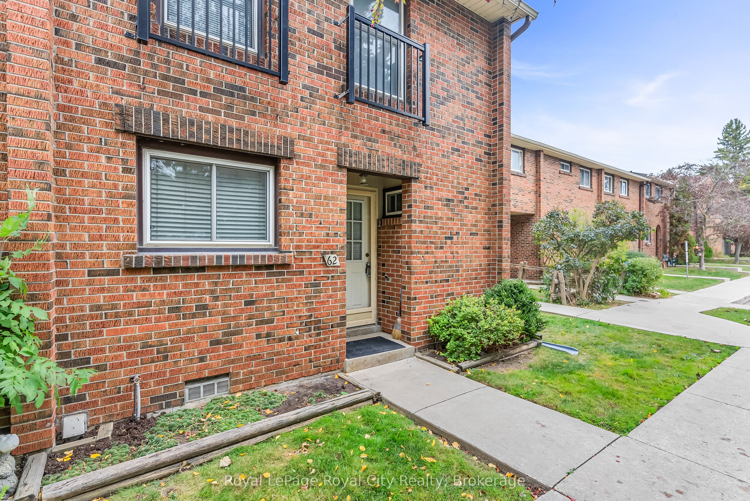 201 Silvercreek Parkway N 62